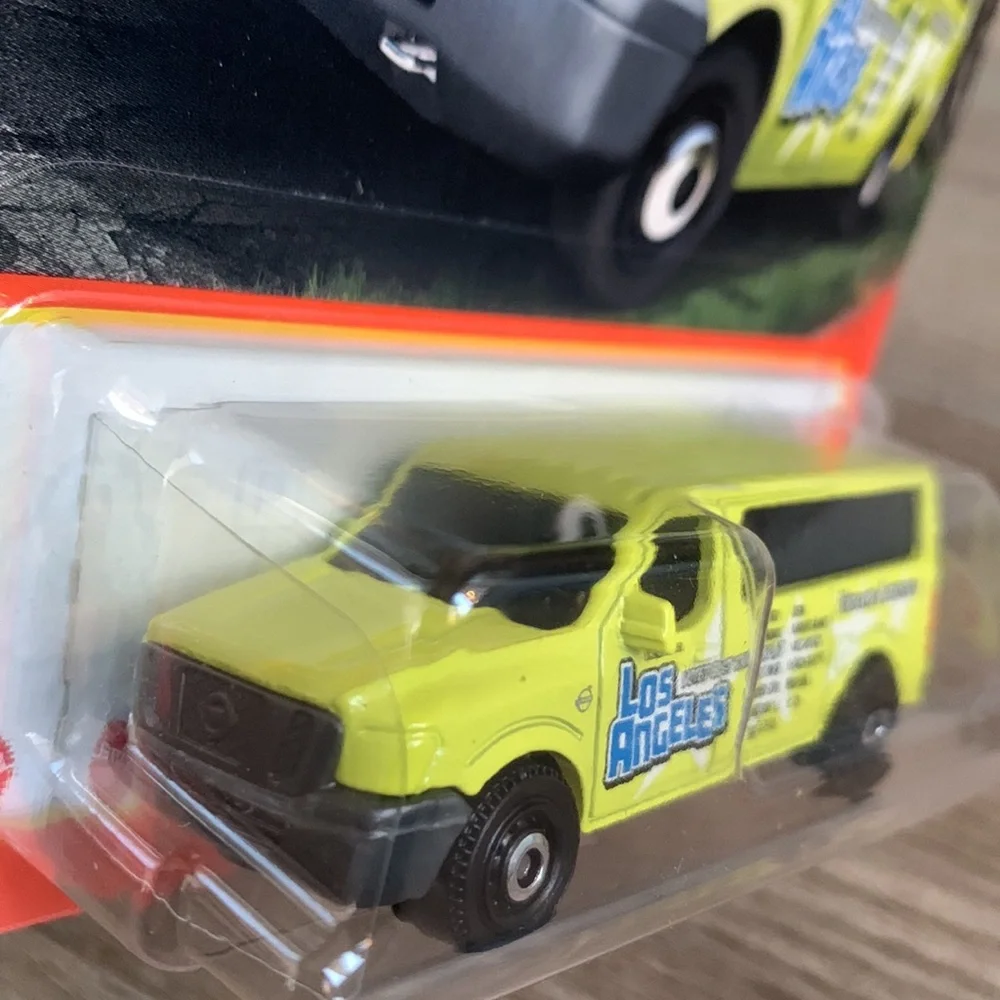 Matchbox Car Nissan NV Los Angeles LA Tour Van Yellow 63/100 MB MBX LA New